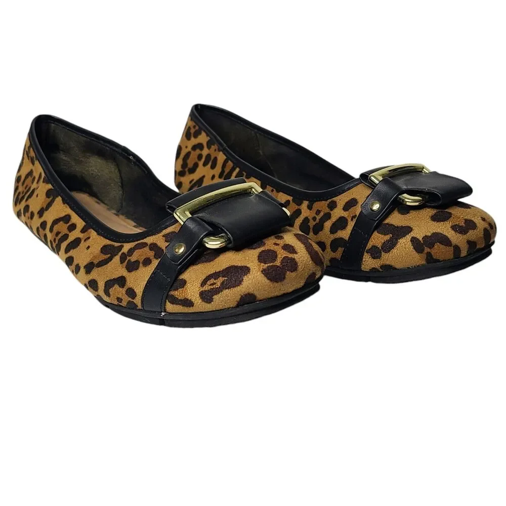 Christian Siriano‎ Payless Cheetah Print Flats Women's SZ 7 Gold Buckle Padded